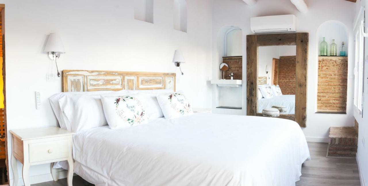 Pintores Rooms Apartamentos Turisticos Caces Esterno foto